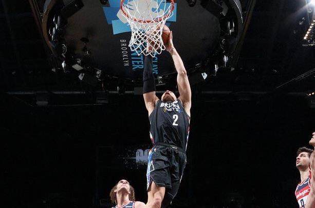 开云官方网站-篮网首秀终结扣篮荒！格里芬重生之路迈出第一步